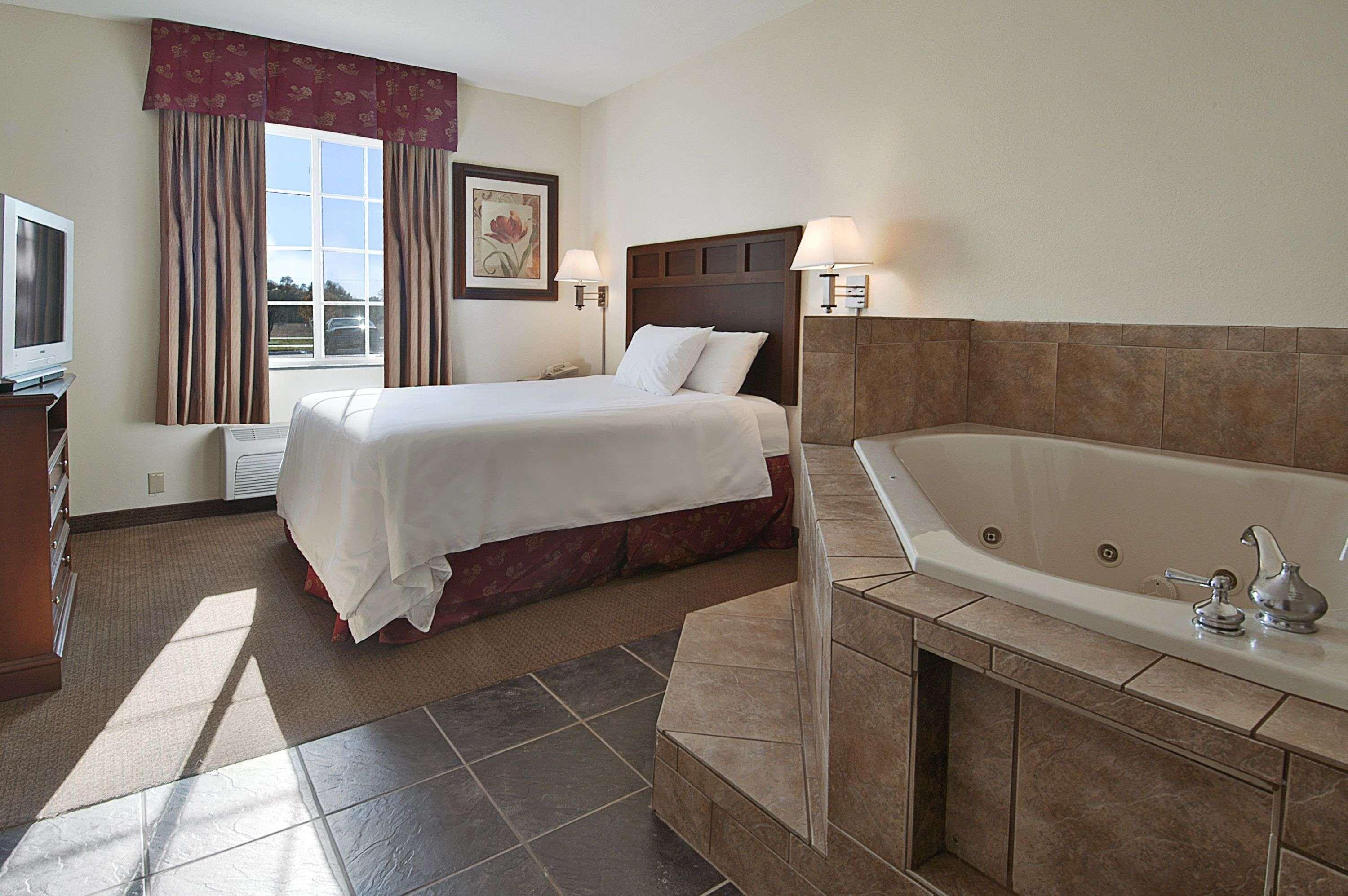Super 8 By Wyndham Bowling Green North Habitación foto
